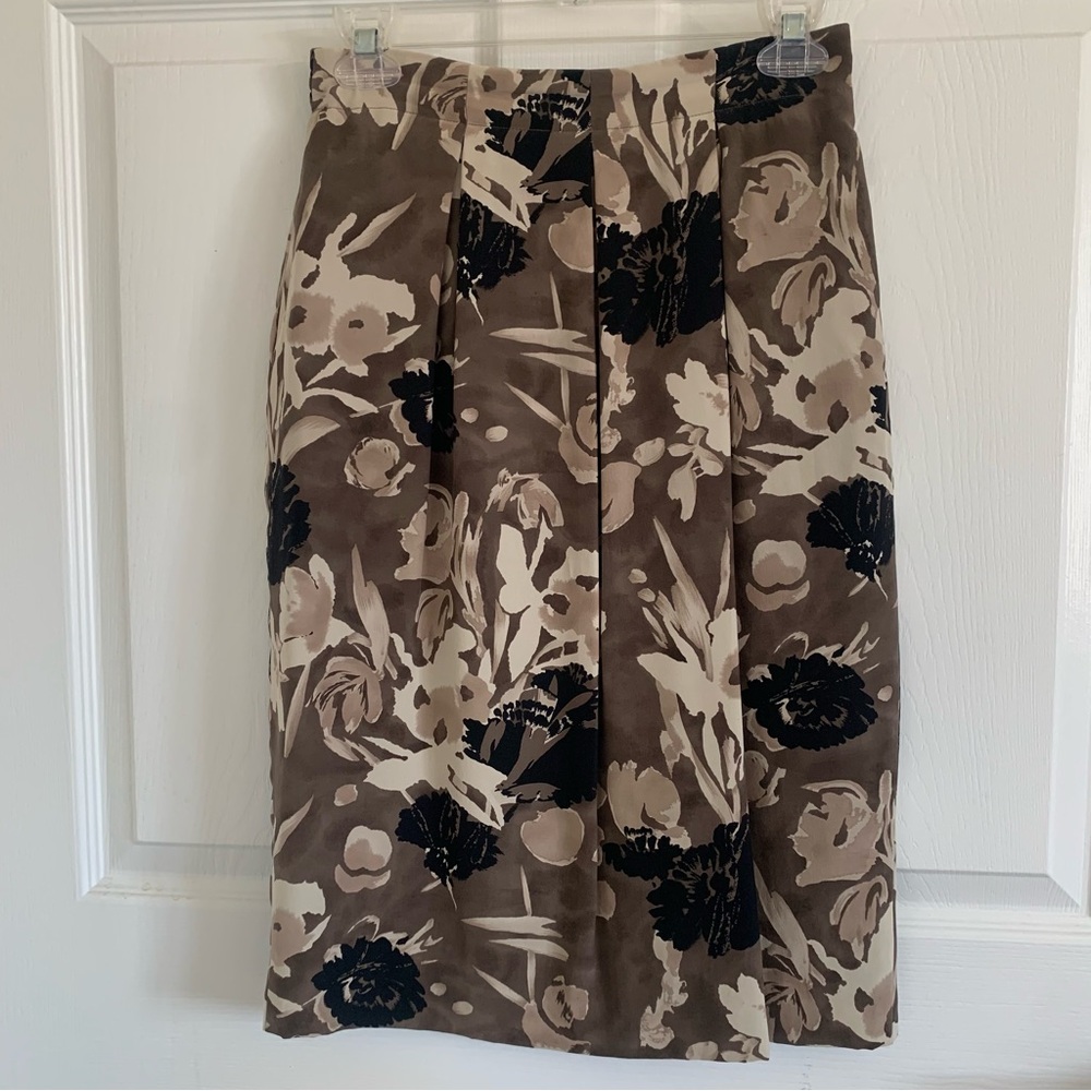 Dana Buchman Brown Floral 100% Silk Pencil Skirt Size 6 High‎ Waist Pleated Midi
